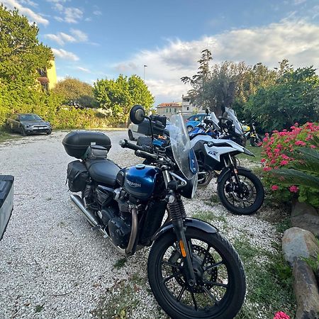 Hotel S'Ortale Con Parcheggio Interno E Ristorante All'Aperto Орозеи Экстерьер фото